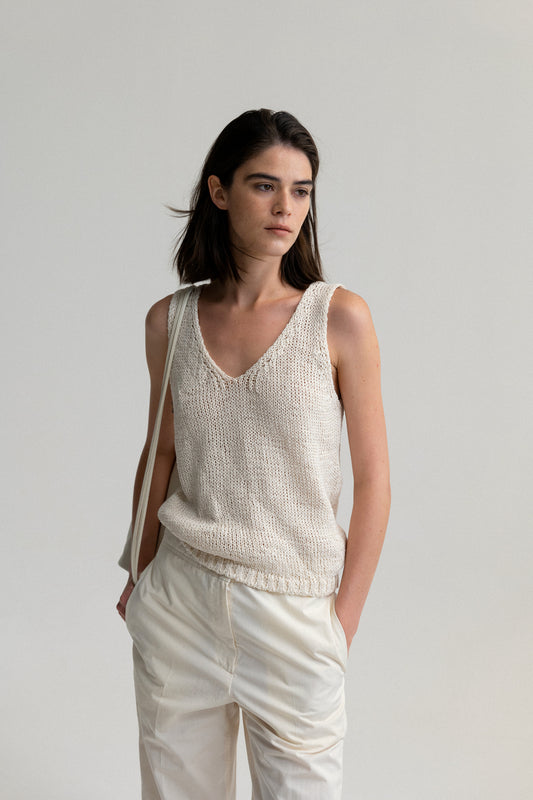 [N*thing Writt*n] Bamboo v-neck sleeveless knit