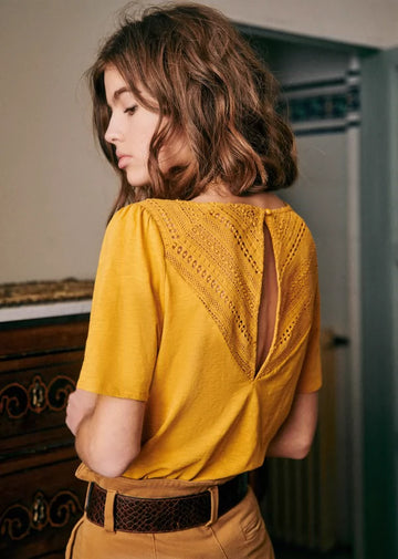 [Sez**e] Embroidery Short-sleeved Two Way T-shirt - Weekdayslulu